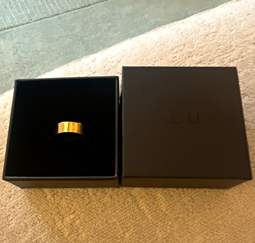 Olux gold tone band ring - tone,